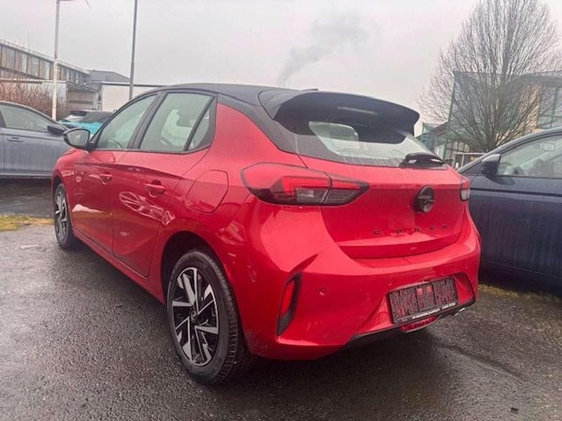 Neu Opel Corsa 101 PS (74 kW) 2025 Kardio rot / dach schwarz Kleinwagen