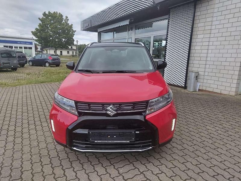 Brightred/cosmic black pearl Gebraucht 2024 Suzuki Vitara Comfort SUV | 22.990 € (Guter Preis) - Bild 1/4