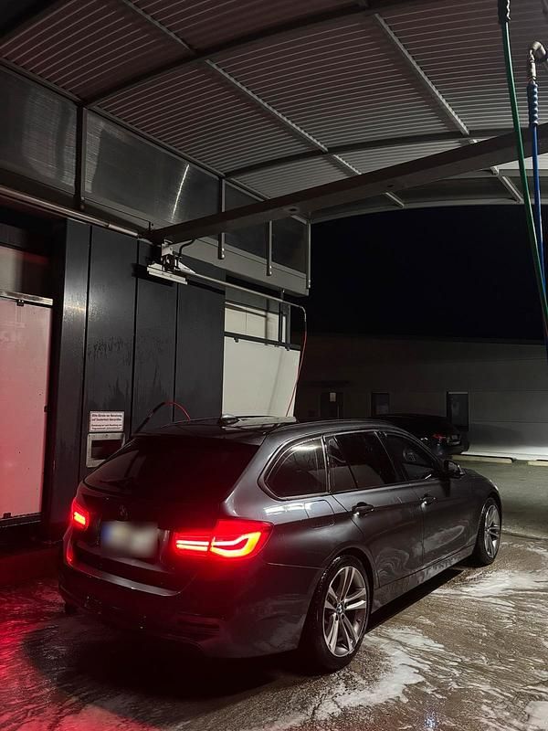 Gebraucht BMW 318 150 PS (110 kW) 2016 Grau Kombi