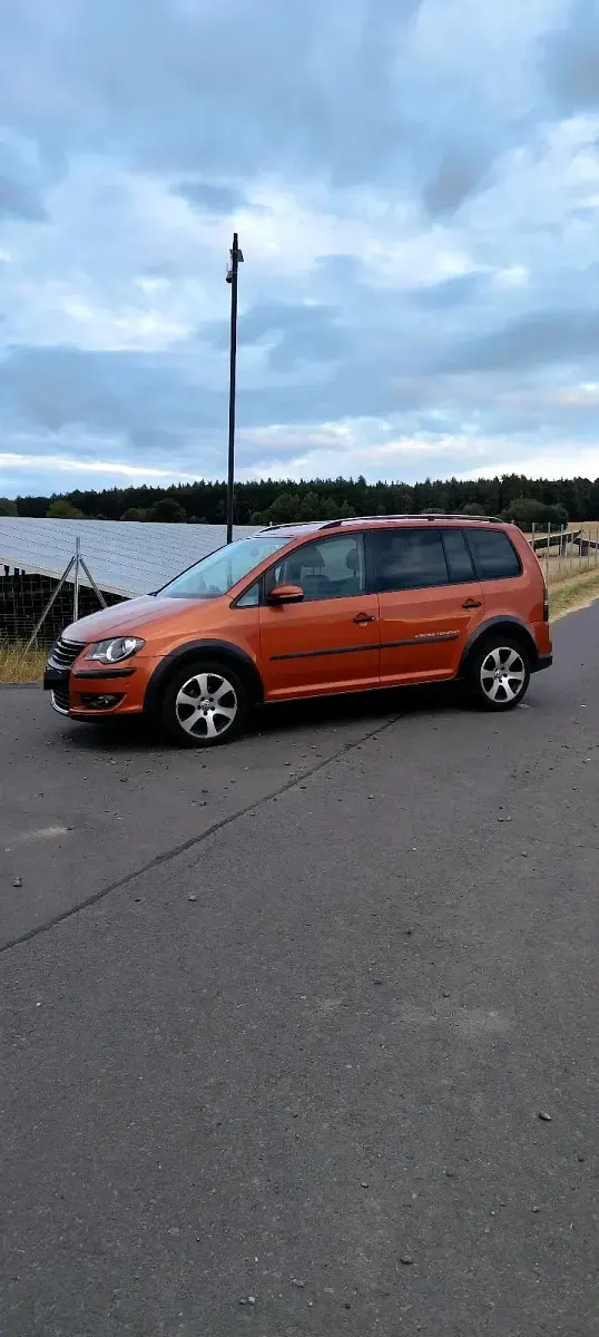 Gebraucht VW Touran Cross 140 PS (102 kW) 2010 Orange Van / Kleinbus