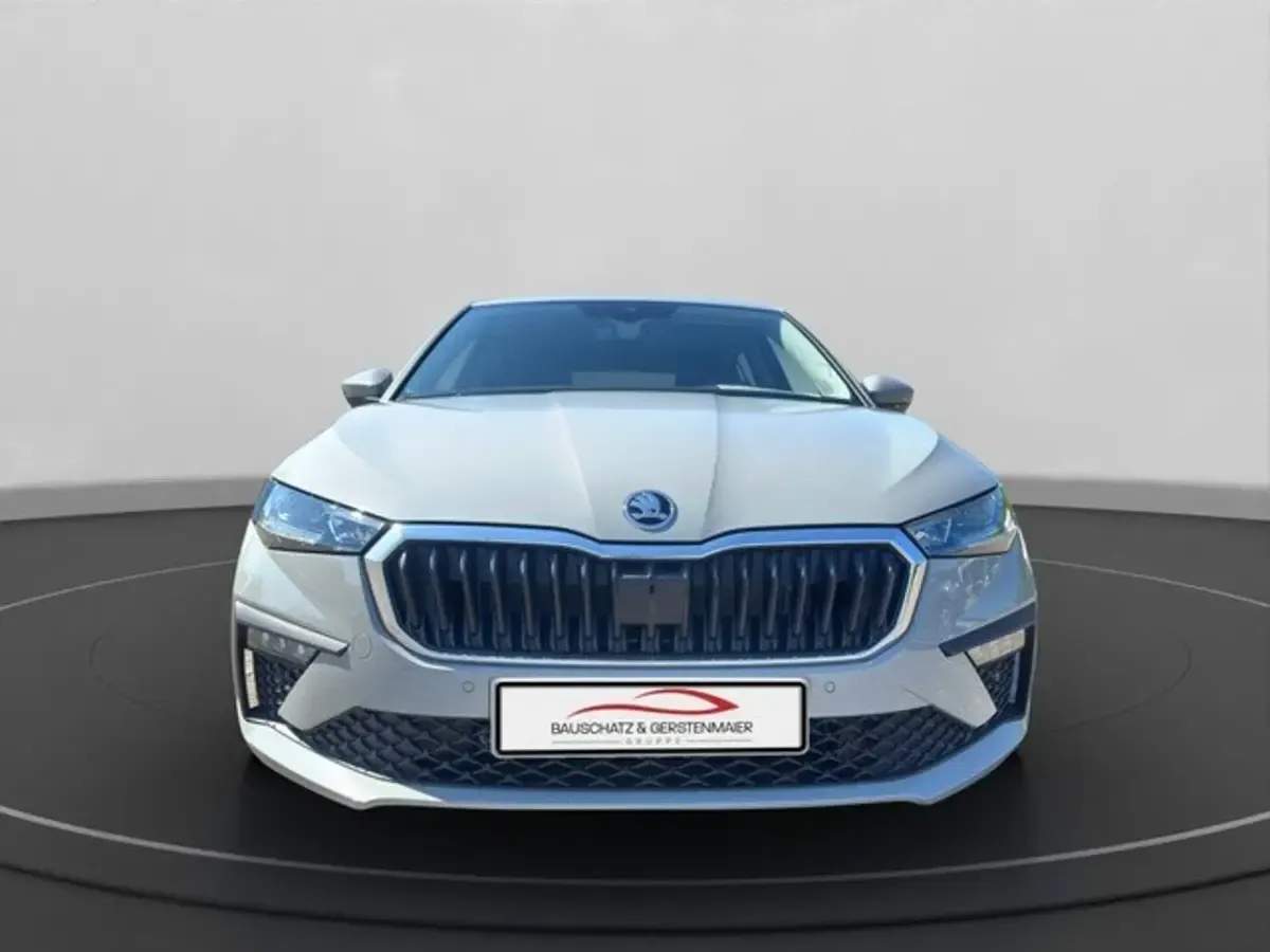 Gebraucht Skoda Scala Tour 116 PS (85 kW) 2025 Stahl grau Kleinwagen