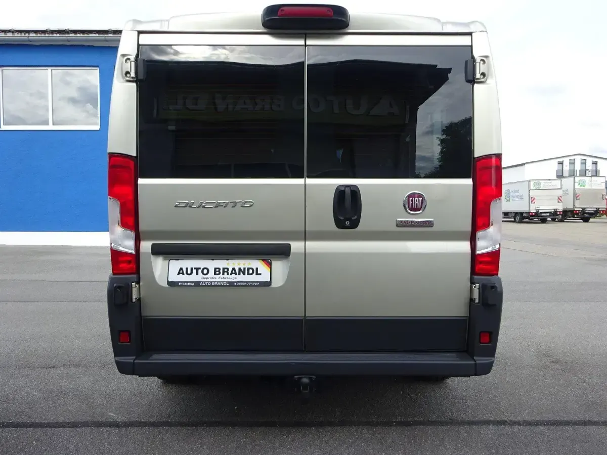 Gebraucht Fiat Ducato 150 PS (110 kW) 2017 Gold Van