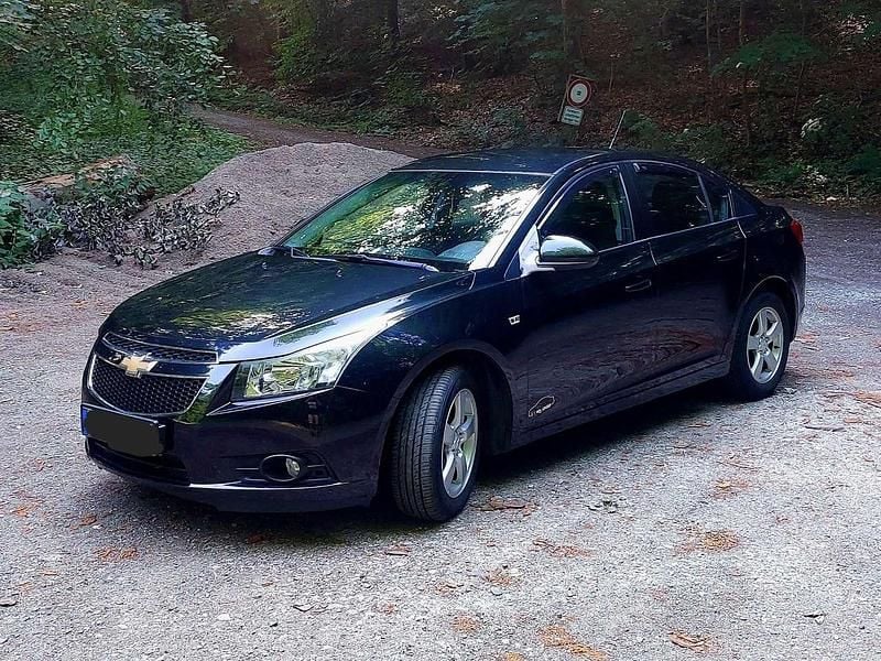 Gebraucht Chevrolet Cruze LS 141 PS (103 kW) 2011 Schwarz Limousine