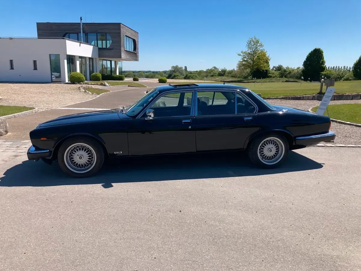 Gebraucht Jaguar XJ12 295 PS (216 kW) 1991 Schwarz Limousine