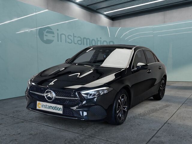 Gebraucht Mercedes A200 Advanced 163 PS (119 kW) 2024 Schwarz Limousine