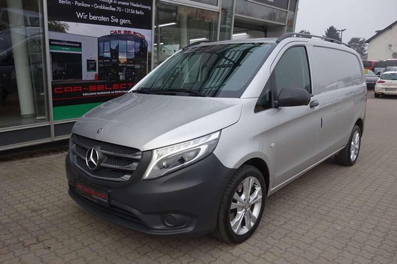 Usado Mercedes Vito 190 HP (139 kW) 2016 Prateado Van