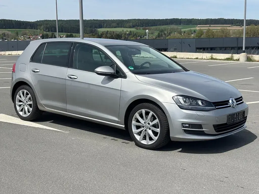 Gebraucht VW Golf VII Highline 122 PS (89 kW) 2014 Silber Limousine
