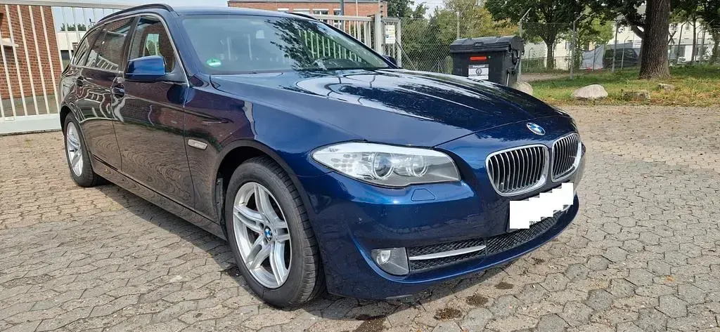 Gebraucht BMW 525 204 PS (150 kW) 2011 Blau Kombi