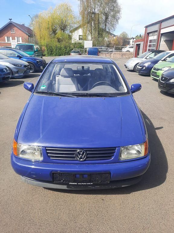 Second-hand VW Polo 1996 Albastru Hatchback