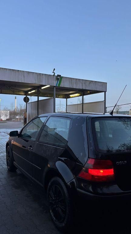 Schwarz Gebraucht 2001 VW Golf IV Limousine | 1.750 € (Guter Preis) - Bild 1/4