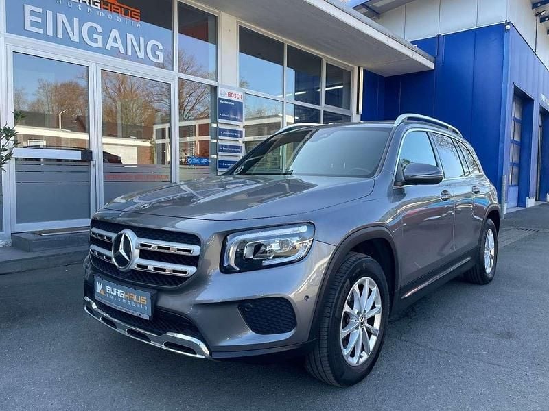 Grau Gebraucht 2020 Mercedes GLB200 Progressive SUV | 25.900 € (Fairer Preis) - Bild 1/3