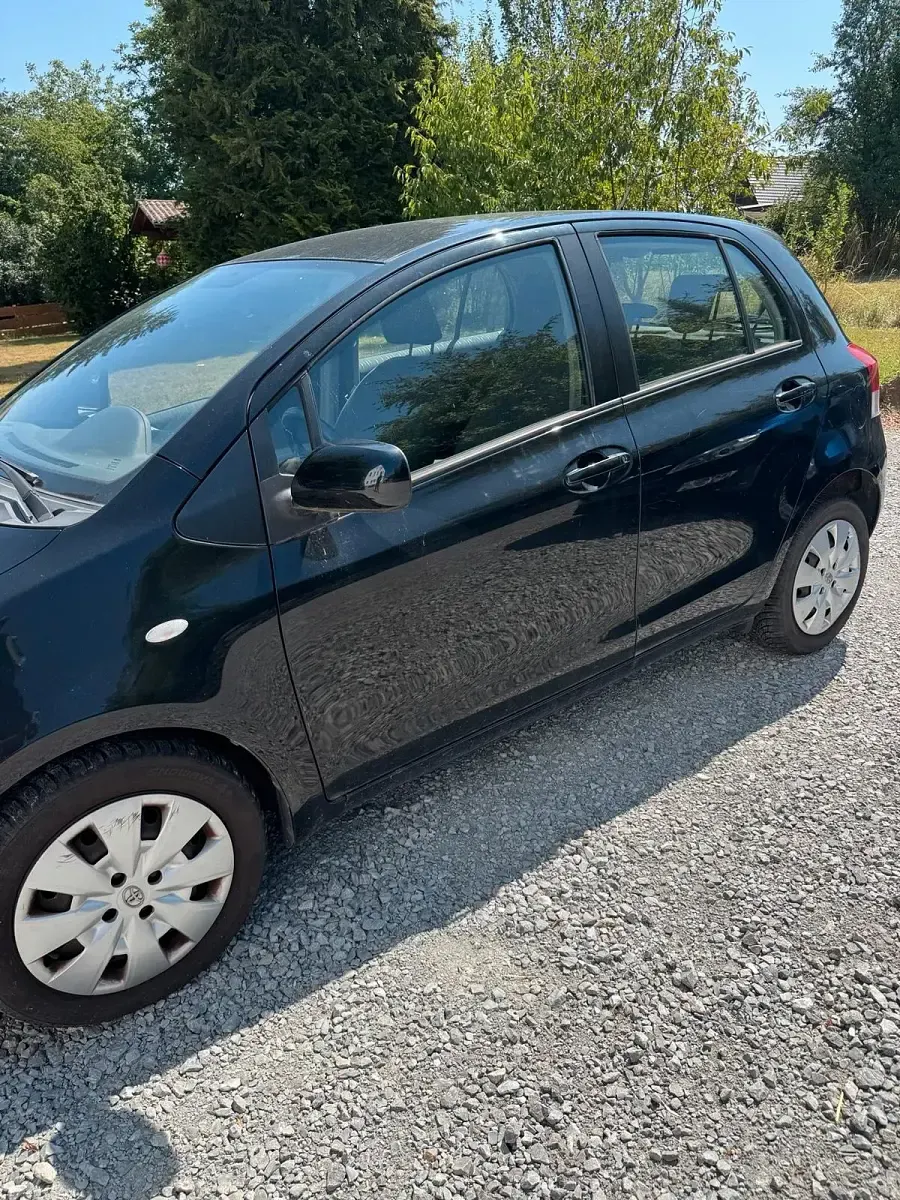 Gebraucht Toyota Yaris 101 PS (74 kW) 2009 Schwarz Kleinwagen