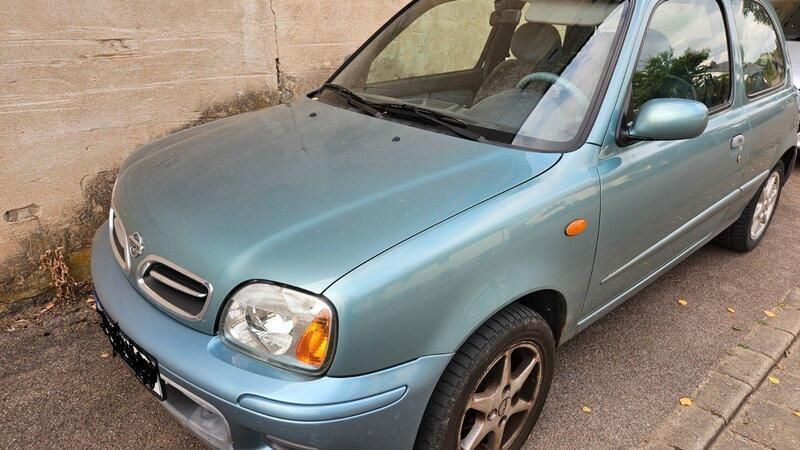 Blau Gebraucht 2001 Nissan Micra Kleinwagen | 500 € (Fairer Preis) - Bild 1/3
