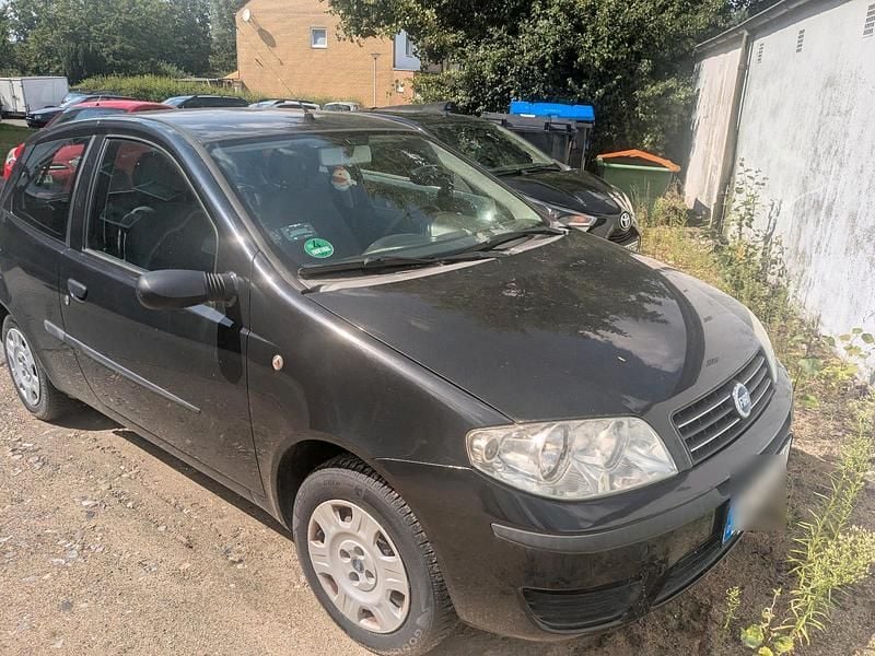 Schwarz Gebraucht 2003 Fiat Punto Kleinwagen | 650 € (Guter Preis) - Bild 1/4