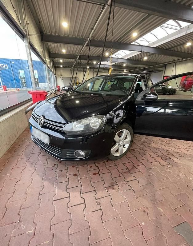 Schwarz Gebraucht 2010 VW Golf VI Kleinwagen | 4.800 € (Fairer Preis) - Bild 1/4