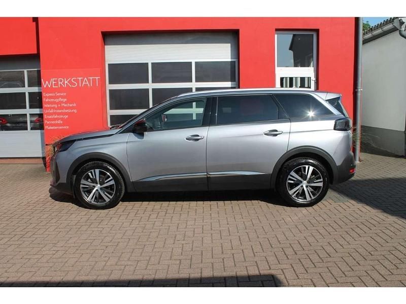 Gebraucht Peugeot 5008 136 PS (100 kW) 2024 Grey metallic Van / Kleinbus