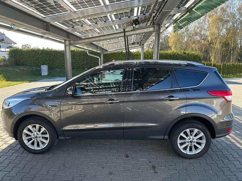 Gebraucht Ford Kuga Titanium 150 PS (110 kW) 2015 Grau SUV
