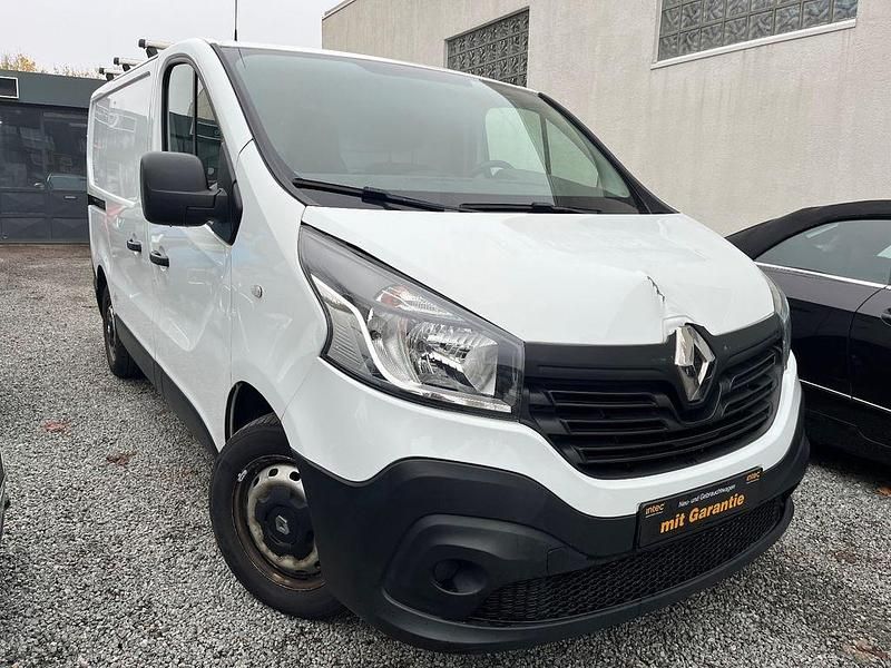 Gebraucht Renault Trafic Komfort 120 PS (88 kW) 2017 Weiß Van / Kleinbus