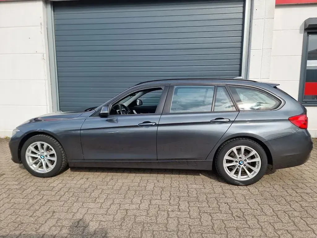 Gebraucht BMW 320 Performance 190 PS (139 kW) 2019 Grau Kombi