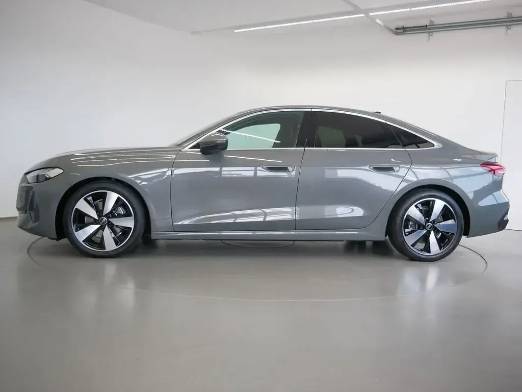 Gebraucht Audi A5 Ambiente 204 PS (150 kW) 2025 Chronosgrau metallic Limousine