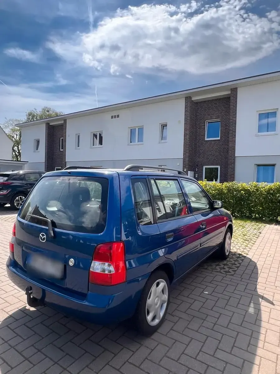 Usata Mazda Demio 75 CV (55 kW) 2000 Blu Utilitaria