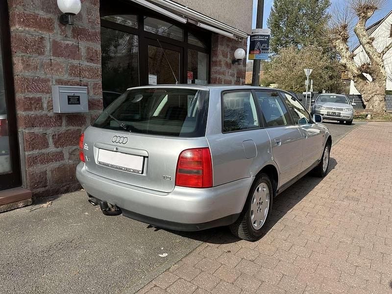 Gebraucht Audi A4 125 PS (91 kW) 1997 Silber Kombi