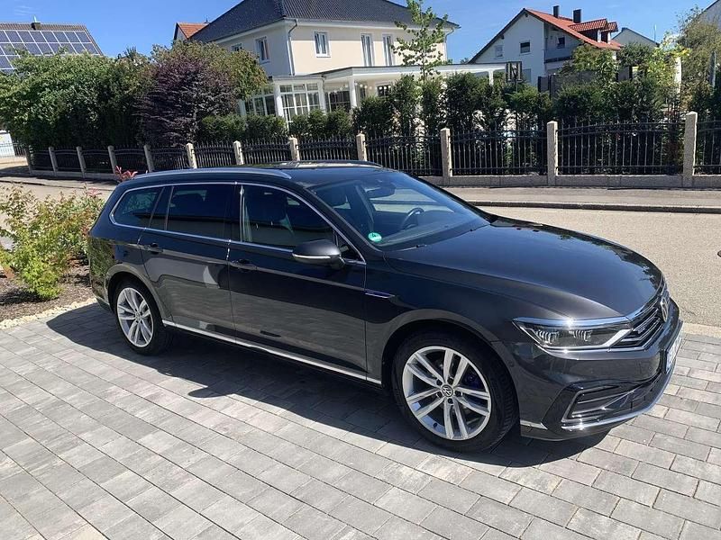 Grau Gebraucht 2020 VW Passat GTE Kombi | 22.200 € (Guter Preis) - Bild 1/4