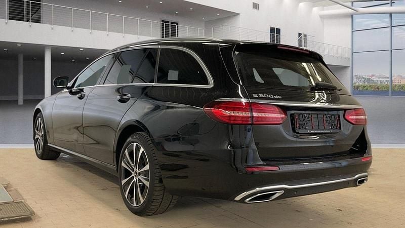 Gebraucht Mercedes E300 Avantgarde 306 PS (225 kW) 2021 Schwarz Kombi