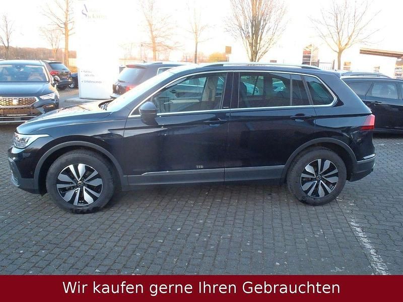 Gebraucht VW Tiguan Move 150 PS (110 kW) 2024 Schwarz SUV
