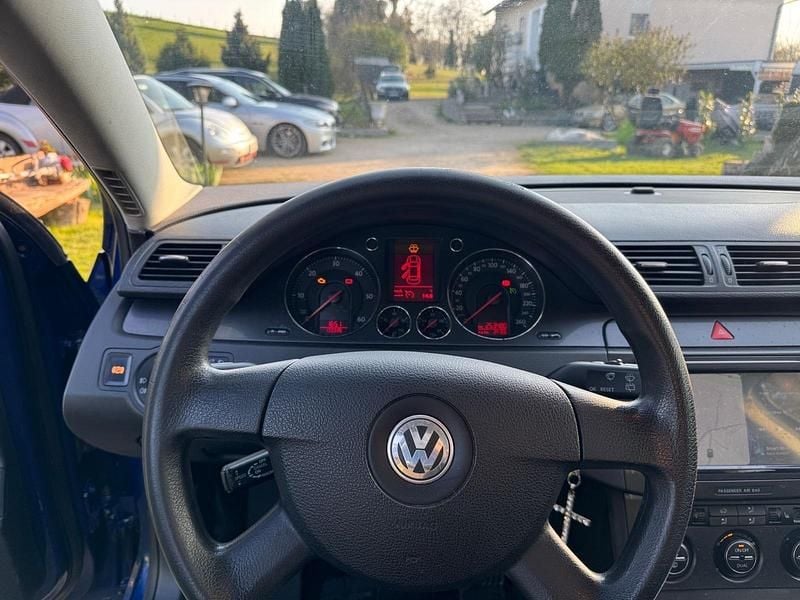 Gebraucht VW Passat 140 PS (102 kW) 2007 Blau Kombi