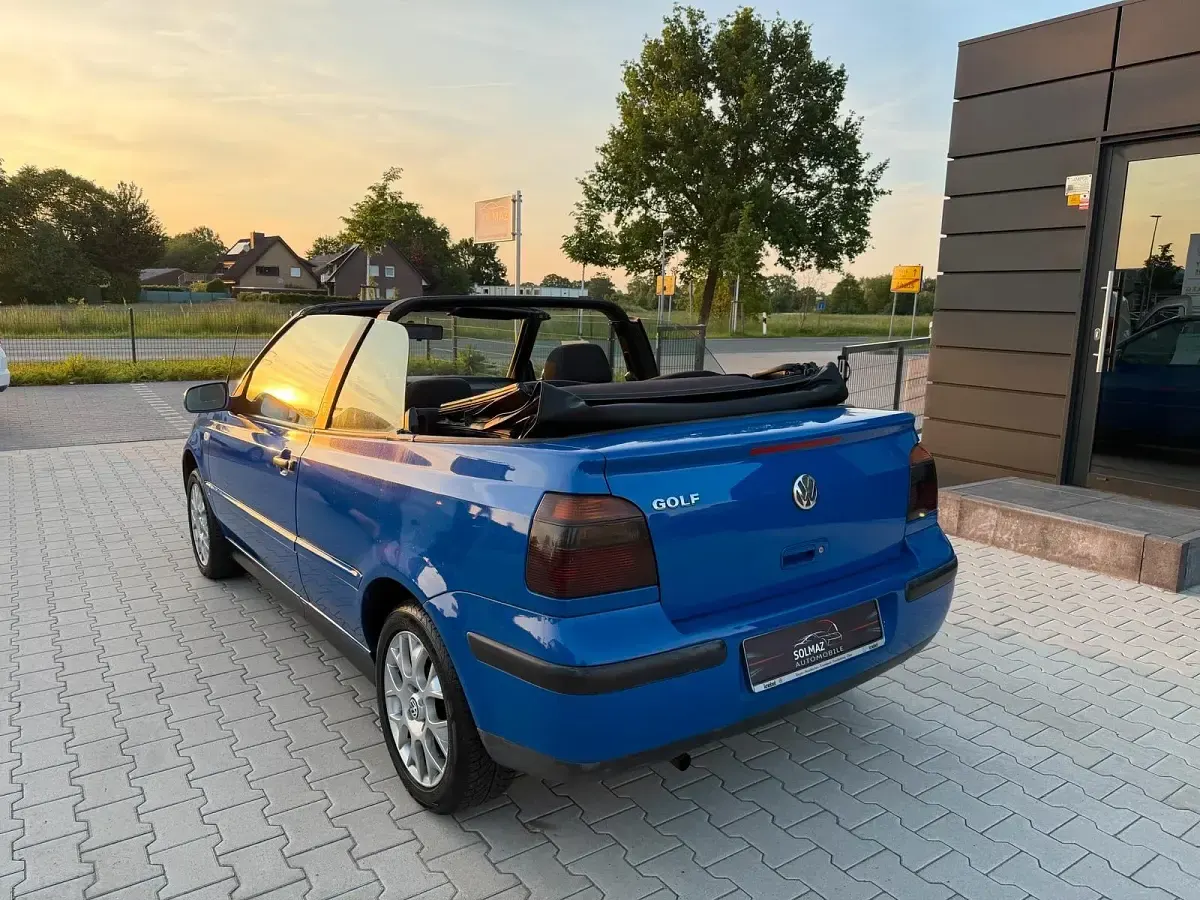 Gebraucht VW Golf 90 PS (66 kW) 2001 Blau Cabrio