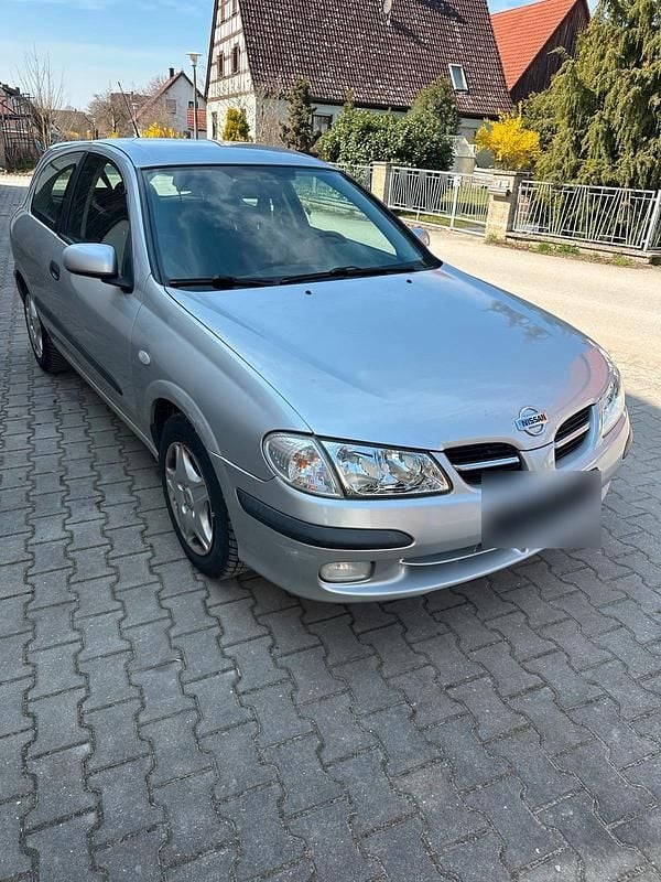 Gebraucht Nissan Almera 114 PS (83 kW) 2000 Silber Kleinwagen