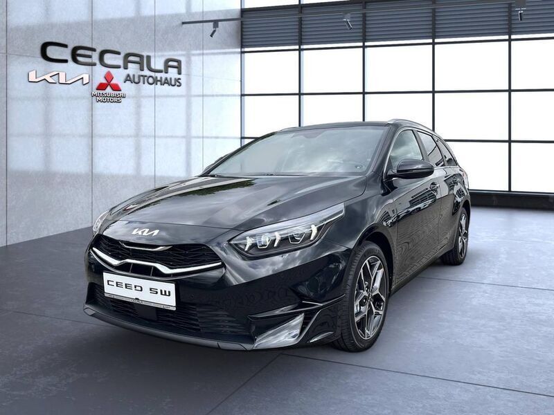 Schwarz Neu 2025 Kia Ceed Sportswagon 4 Kombi | 35.650 € - Bild 1/4