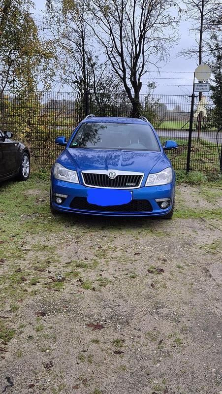 Blau Gebraucht 2012 Skoda Octavia RS Kombi | 11.500 € (Etwas zu teuer) - Bild 1/3