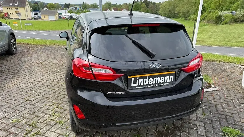 Gebraucht Ford Fiesta Cool & Connect 86 PS (63 kW) 2017 Schwarz Kleinwagen