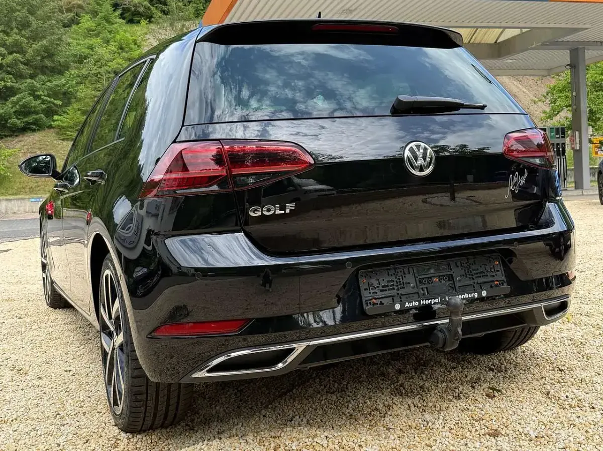 Gebraucht VW Golf VII Highline 150 PS (110 kW) 2018 Deep black perleffekt Kleinwagen