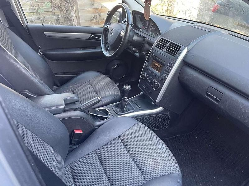 Gebraucht Mercedes A160 82 PS (60 kW) 2010 Grau Kleinwagen