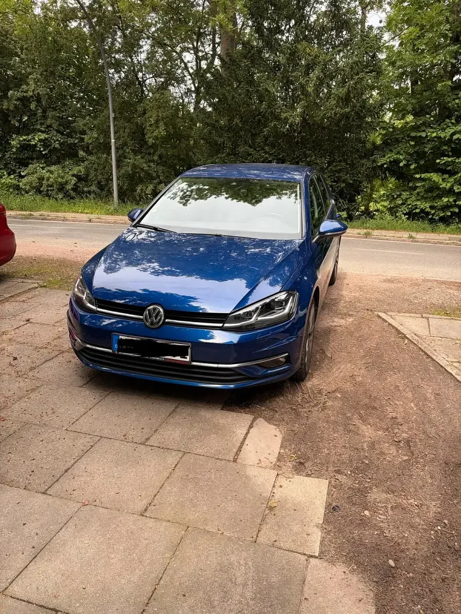 Gebraucht VW Golf VII 116 PS (85 kW) 2019 Blau Kleinwagen