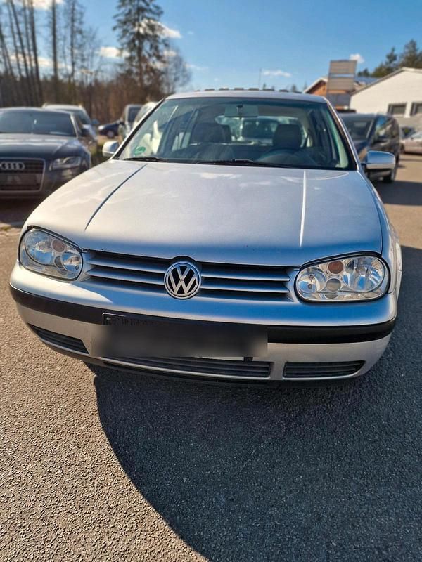 Silber Gebraucht 2001 VW Golf IV Kleinwagen | 650 € (Superpreis) - Bild 1/4
