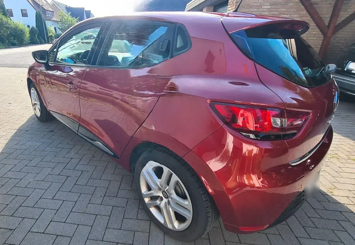 Gebraucht Renault Clio LIMITED 90 PS (66 kW) 2016 Rot Limousine