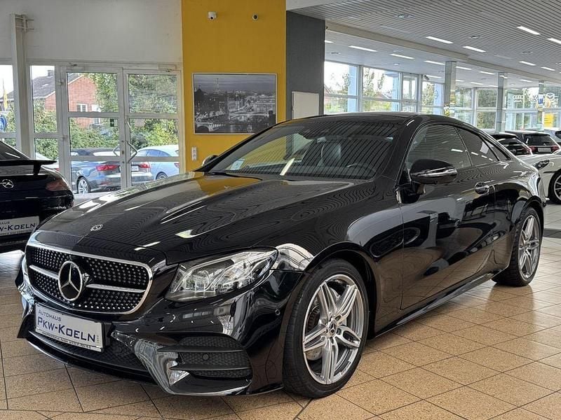 Schwarz Gebraucht 2020 Mercedes E220 AMG line Coupé | 36.999 € (Fairer Preis) - Bild 1/4