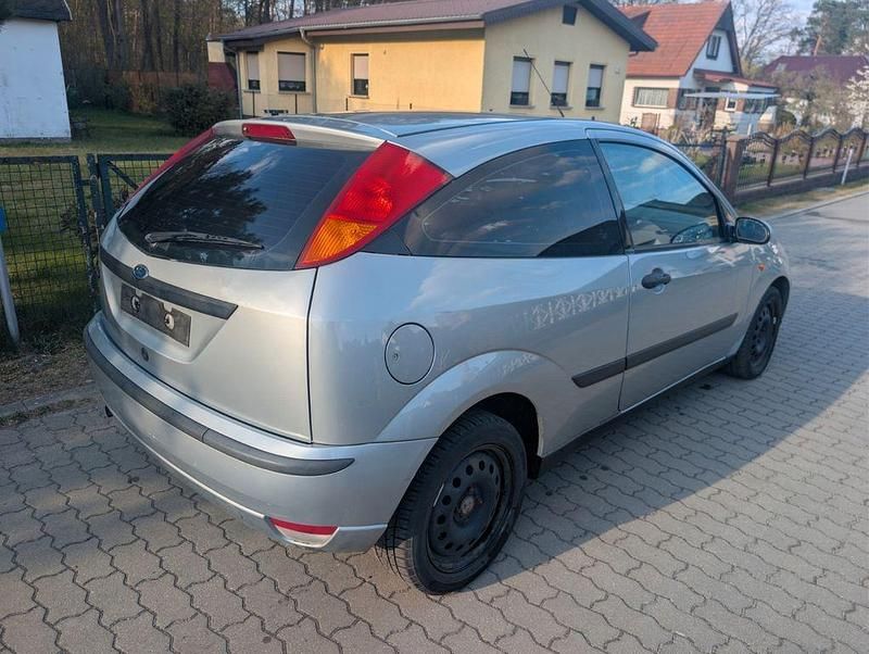 Second-hand Ford Focus 75 CP (55 kW) 2004 Berlinǎ