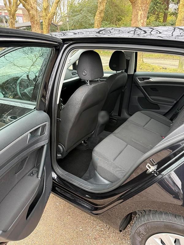 Gebraucht VW Golf VII 81 PS (59 kW) 2018 Schwarz Limousine