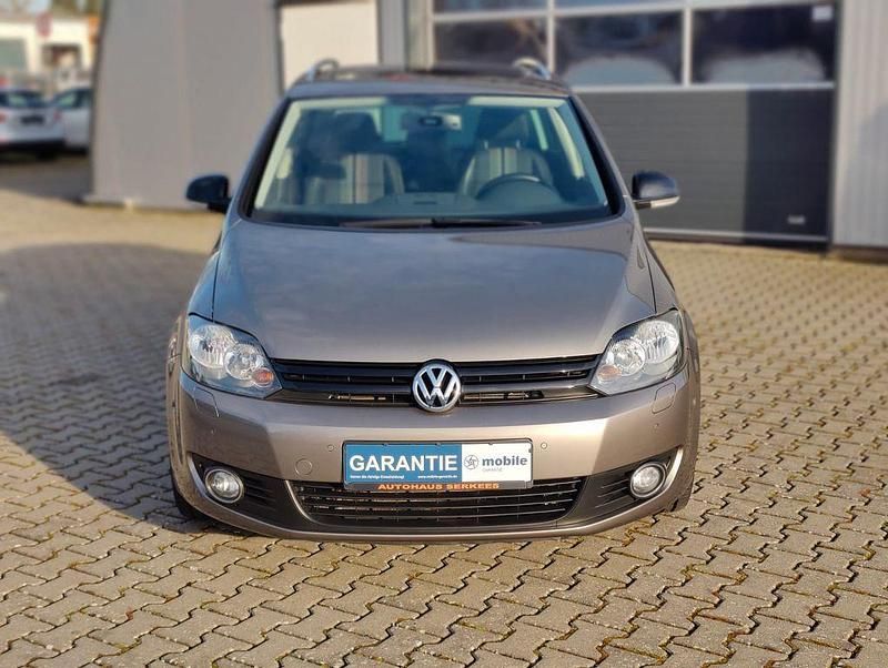 Gebraucht VW Golf VII Match 122 PS (89 kW) 2012 Braun Limousine