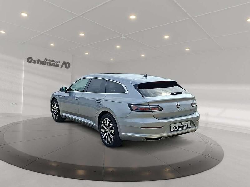 Gebraucht VW Arteon Elegance 218 PS (160 kW) 2022 Pyritsilber metallic Kombi