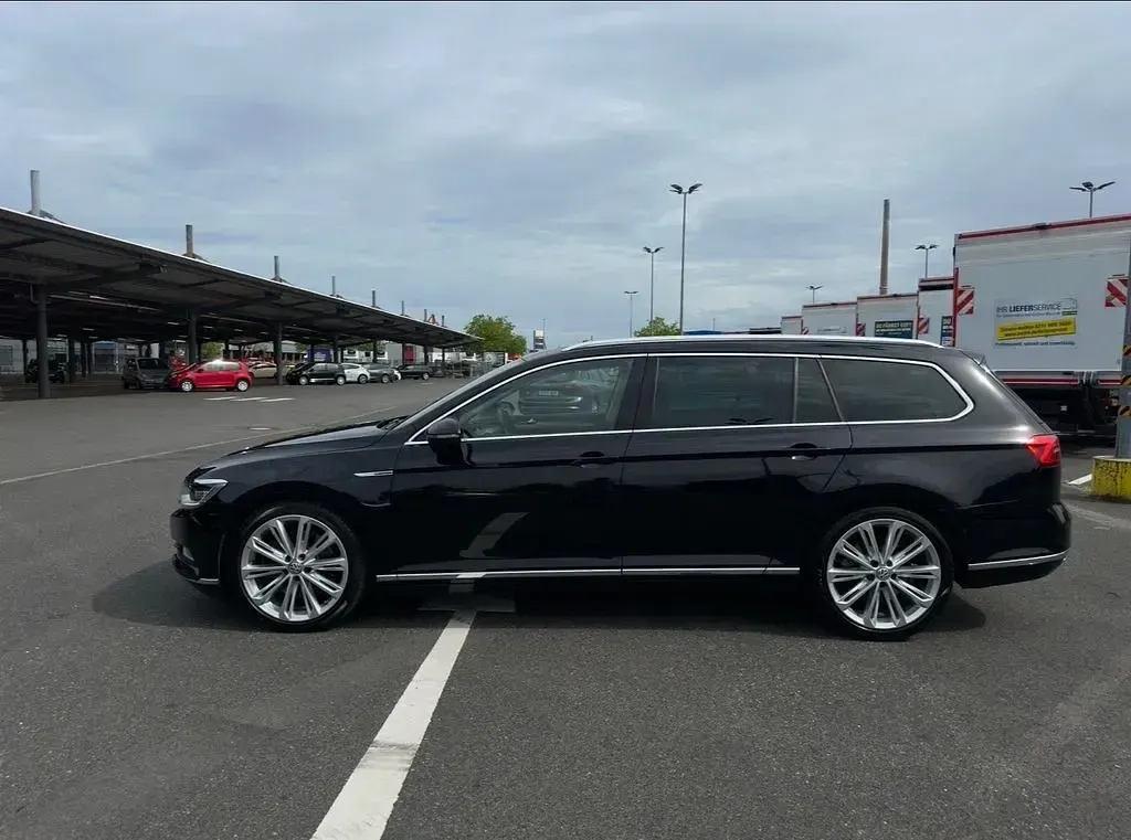Gebraucht VW Passat Highline 239 PS (175 kW) 2015 Schwarz Kombi