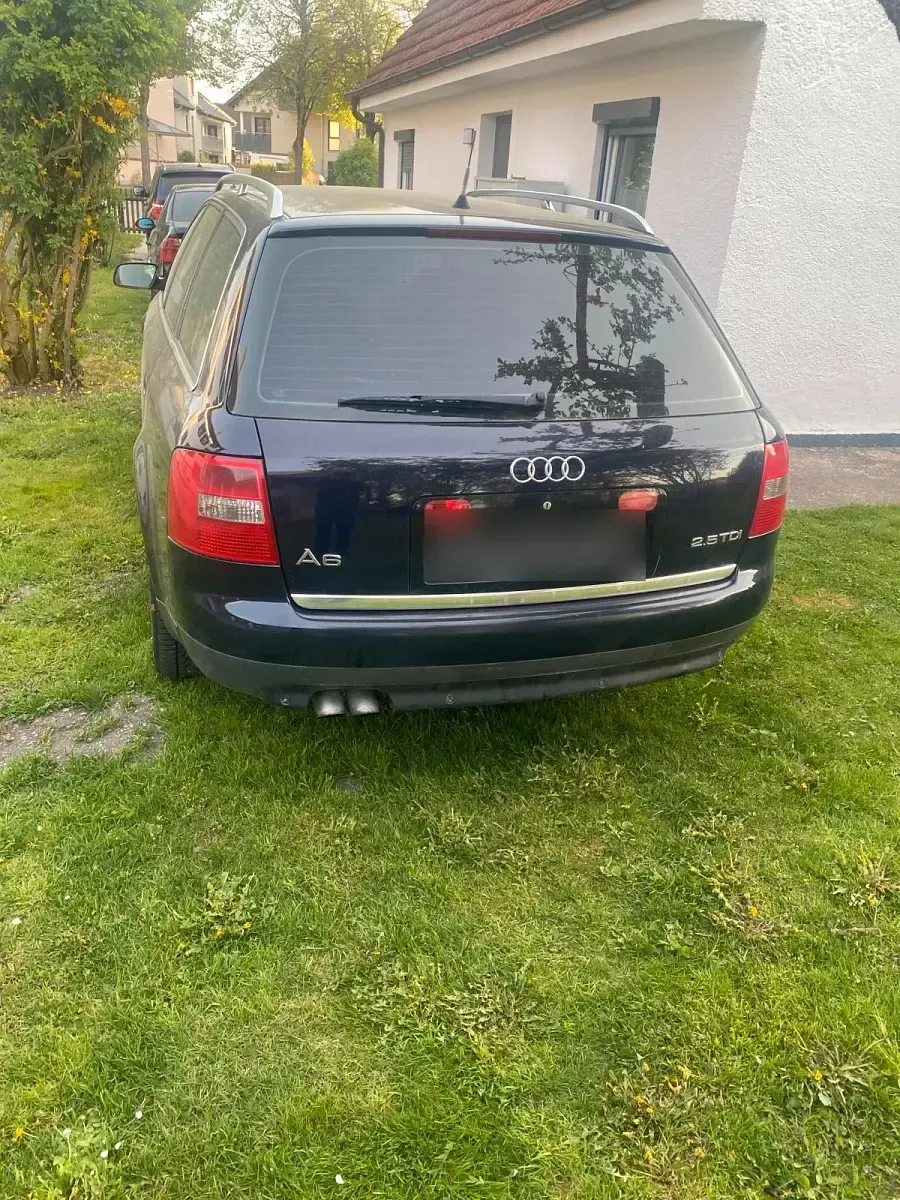 Używany Audi A6 131 KM (96 kW) 2002 Niebieski Kombi