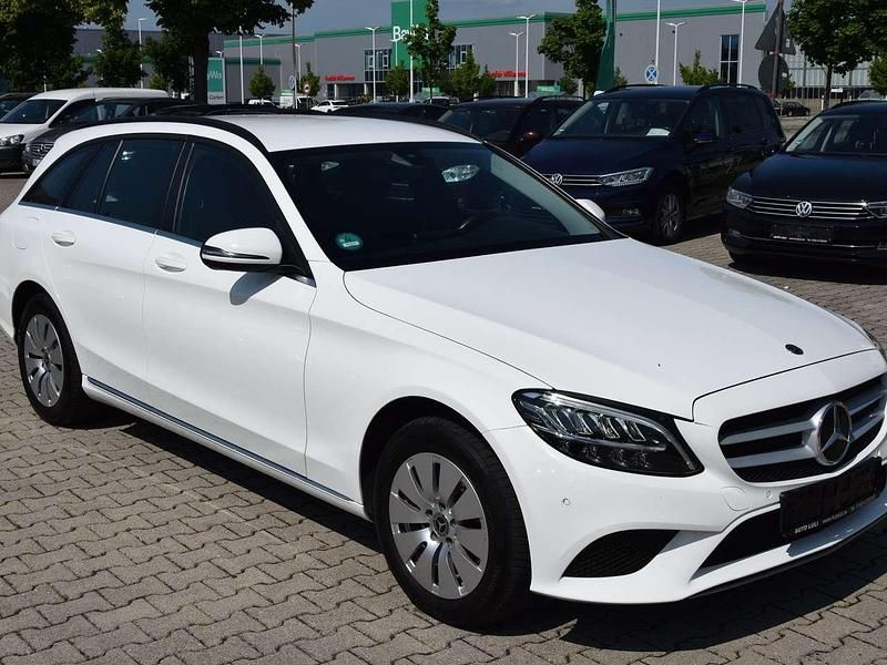 Polarweiss Gebraucht 2019 Mercedes C200 Kombi | 17.700 € (Fairer Preis) - Bild 1/4