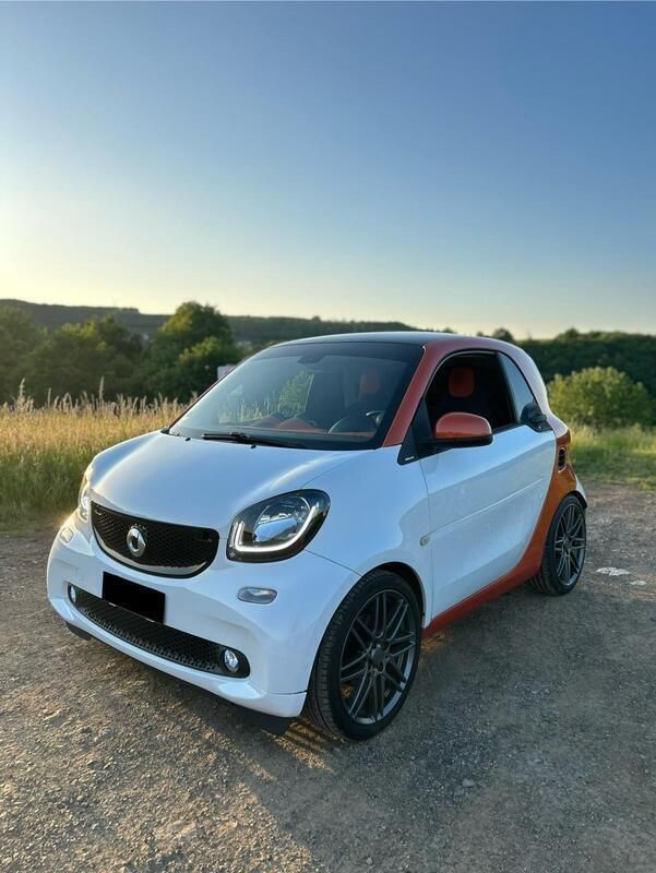 Weiß Gebraucht 2015 Smart ForTwo Coupé Edition #1 Coupé | 5.900 € (Teuer) - Bild 1/4