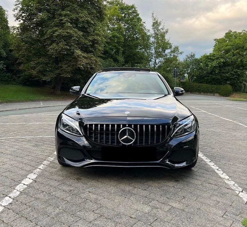 Schwarz Gebraucht 2015 Mercedes C250 Limousine | 18.000 € (Fairer Preis) - Bild 1/4